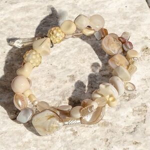 Chic Cream and Gold Beaded Bracelet